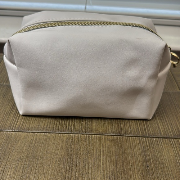 Bride make up bag.  White/Gold wrtiting. Never used. Smoke/Pet-Free home. - Picture 2 of 5